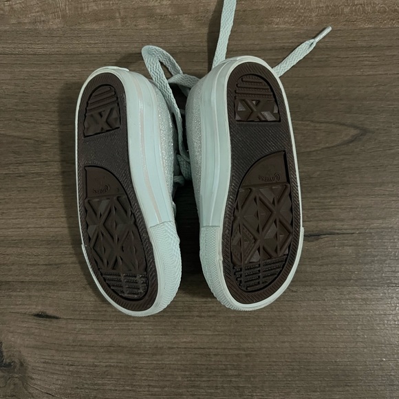 Sparkly silver converse - Picture 2 of 4